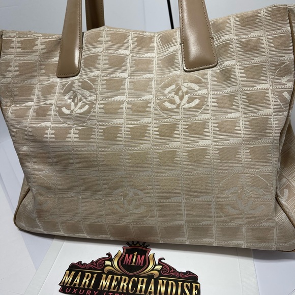 Chanel Travel Line Tote Bag - Picture 6 of 16